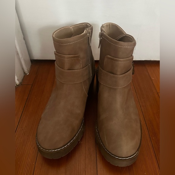 Torrid Ankle Boots with Small Heel, 9.5 WW - Picture 2 of 8